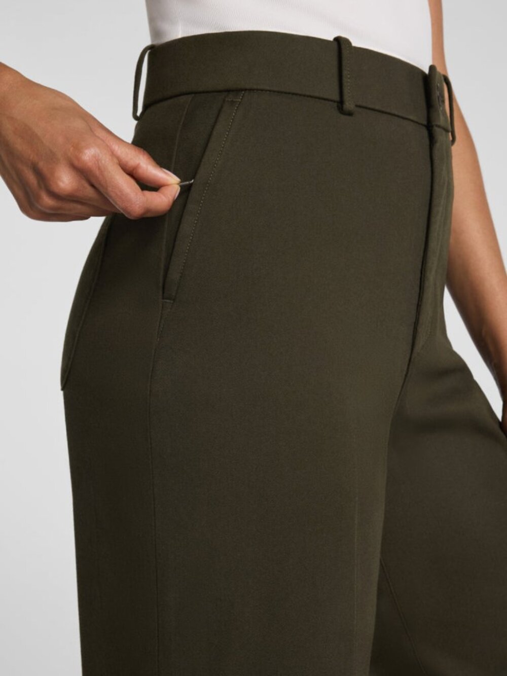 SPANX Supersmooth Stretch Twill Wide Leg Pant in Moss Shadow M - Picture 3 of 15